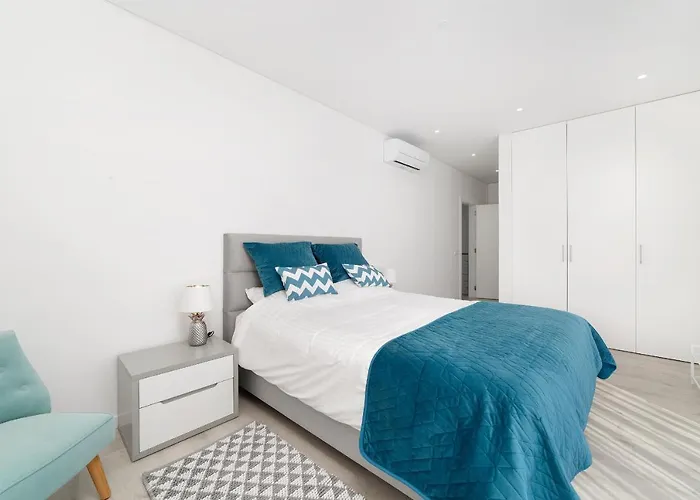 Villa Paraiso - By Sch São Martinho do Porto